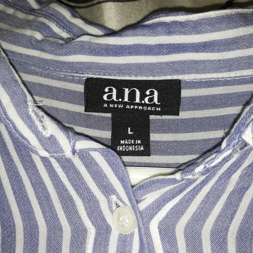 Wemons button down shit large - Picture 2 of 5